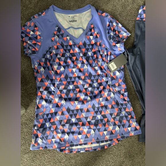 Tekgear workout set-fitted capri & tee size large - Picture 2 of 5